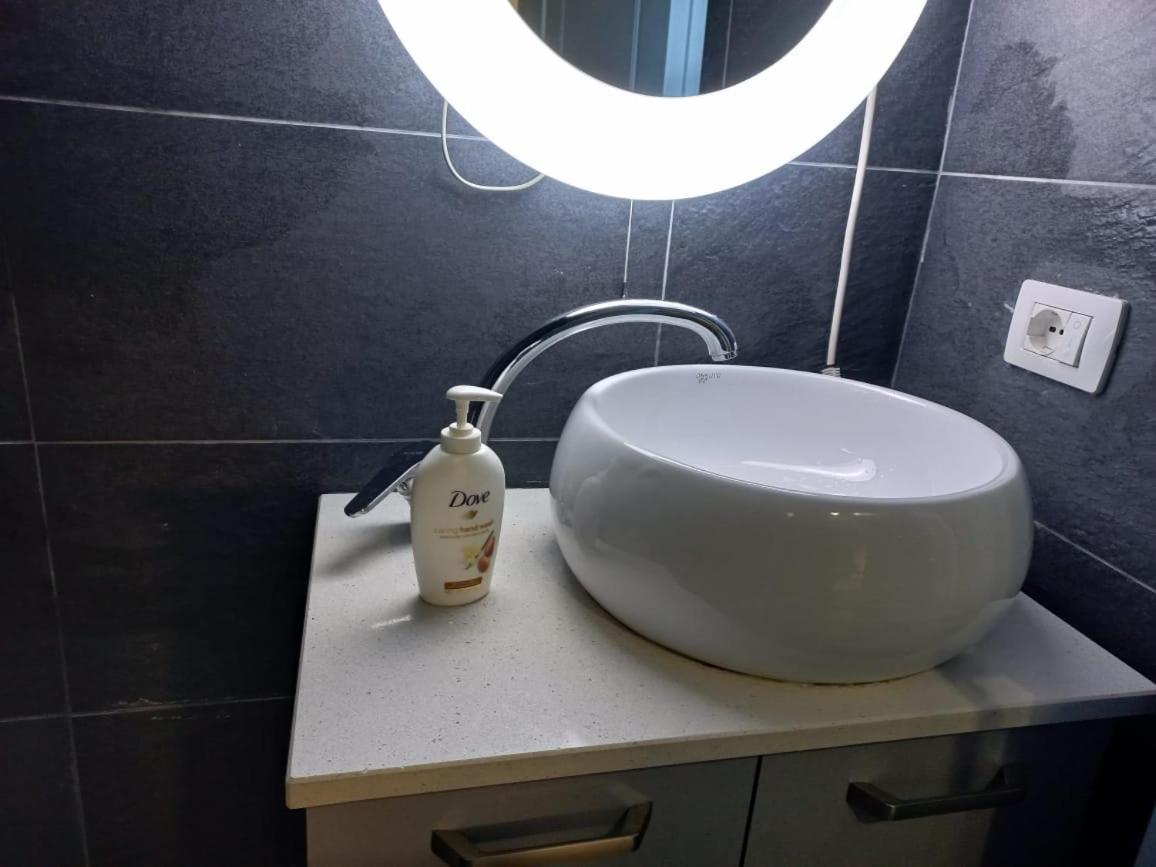 Penthouse Rooms & Aparts Tiranë Ngoại thất bức ảnh
