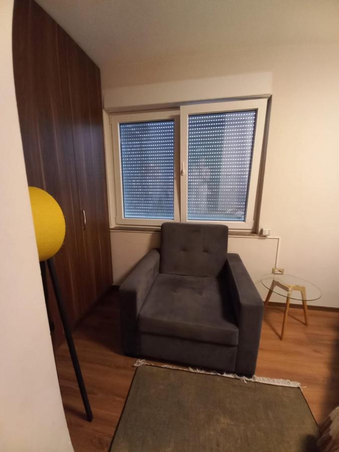 Penthouse Rooms & Aparts Tiranë Ngoại thất bức ảnh