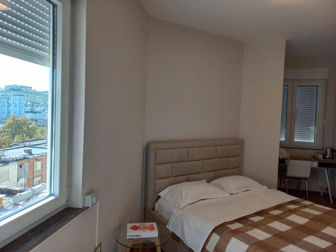 Penthouse Rooms & Aparts Tiranë Ngoại thất bức ảnh