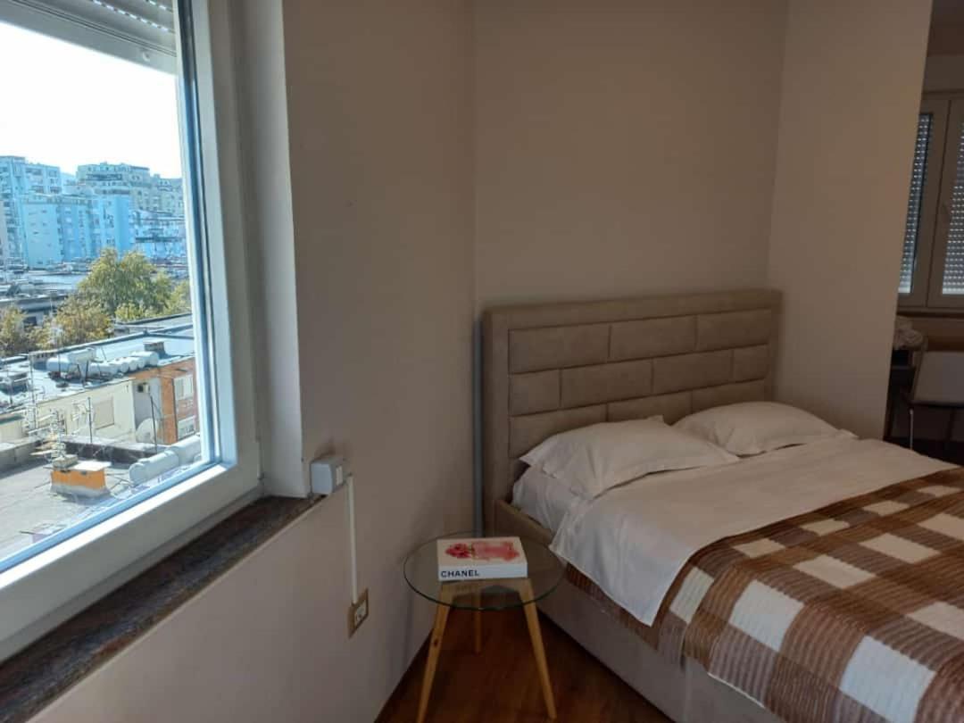 Penthouse Rooms & Aparts Tiranë Ngoại thất bức ảnh