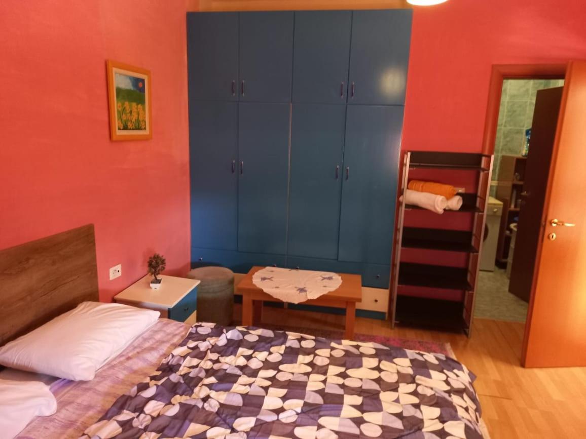 Penthouse Rooms & Aparts Tiranë Ngoại thất bức ảnh