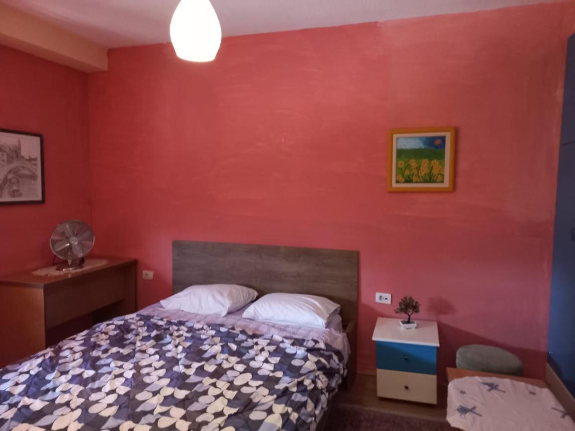 Penthouse Rooms & Aparts Tiranë Ngoại thất bức ảnh