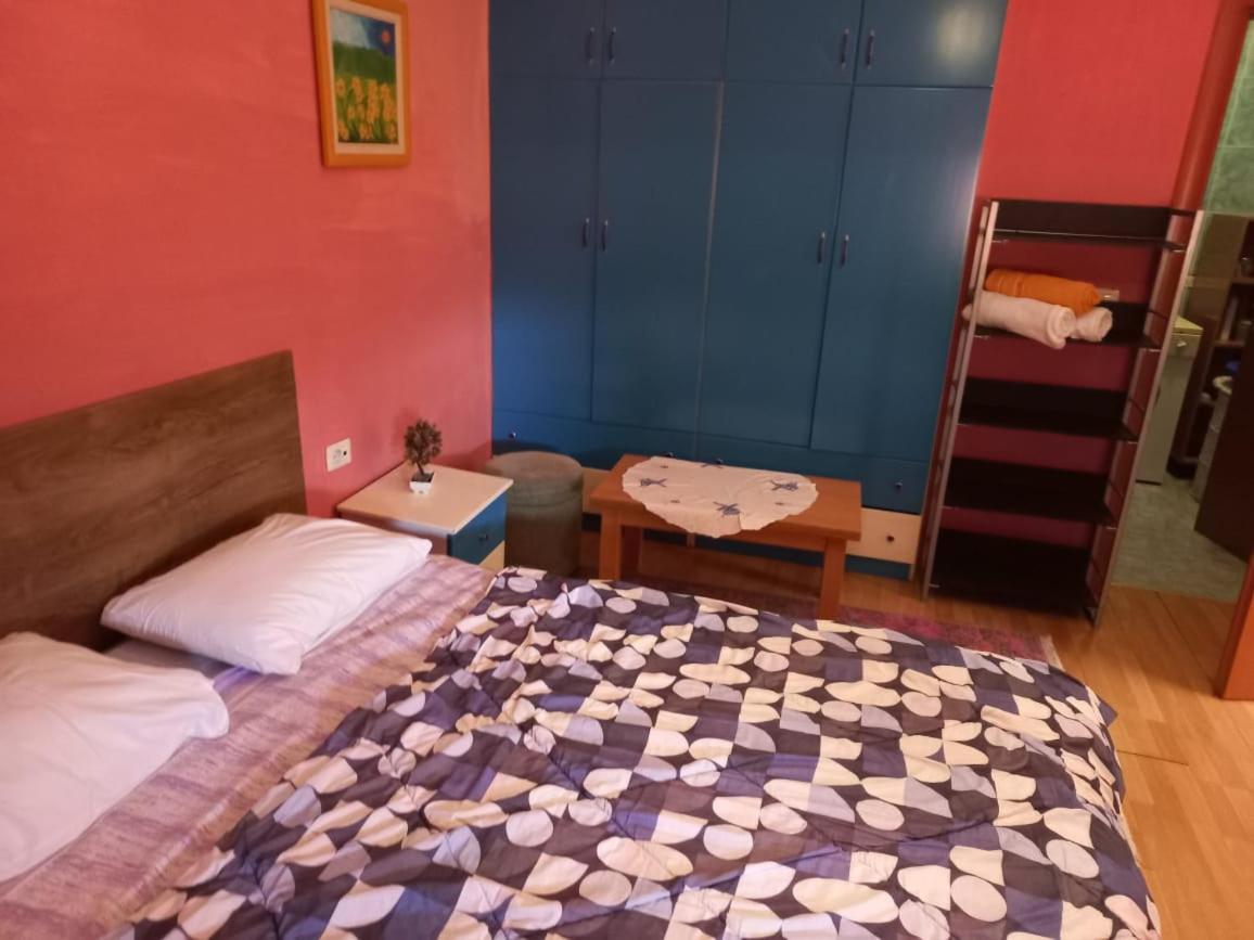 Penthouse Rooms & Aparts Tiranë Ngoại thất bức ảnh