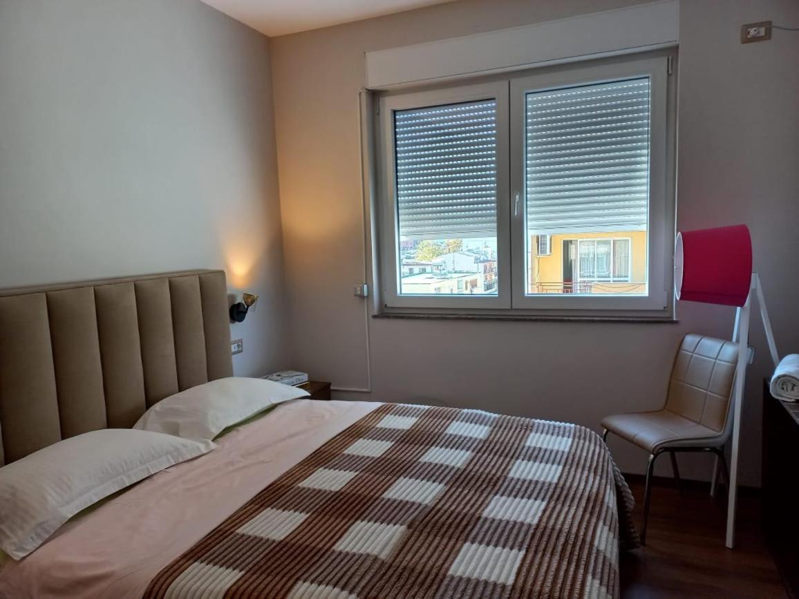 Penthouse Rooms & Aparts Tiranë Ngoại thất bức ảnh